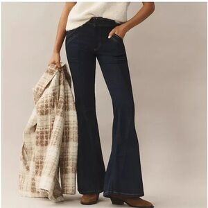 NWT Anthropologie Pilcro Puddle Mid Rise Dark Wash Bellbottom Flare Jeans 28